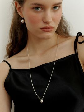 LOVE ME MONSTER [Silver] Pearl Charm Long Necklace