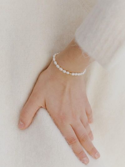 LOVE ME MONSTER Slim Natural Pearl Bracelet