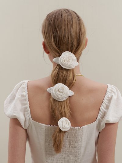 LOVE ME MONSTER The Flower Hair Pin (3 Colors)