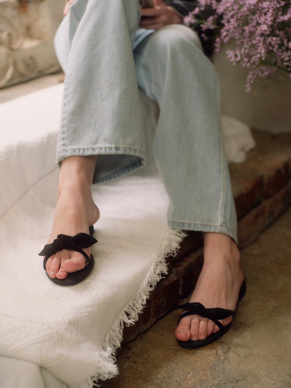 LOVE US U Claire Ribbon Sandal_Black
