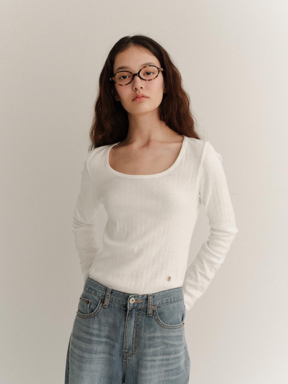 LOVE US U Moly U-neck T-shirts