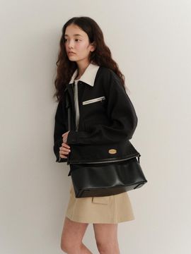 LOVE US U Nylon Messenger Bag_Black