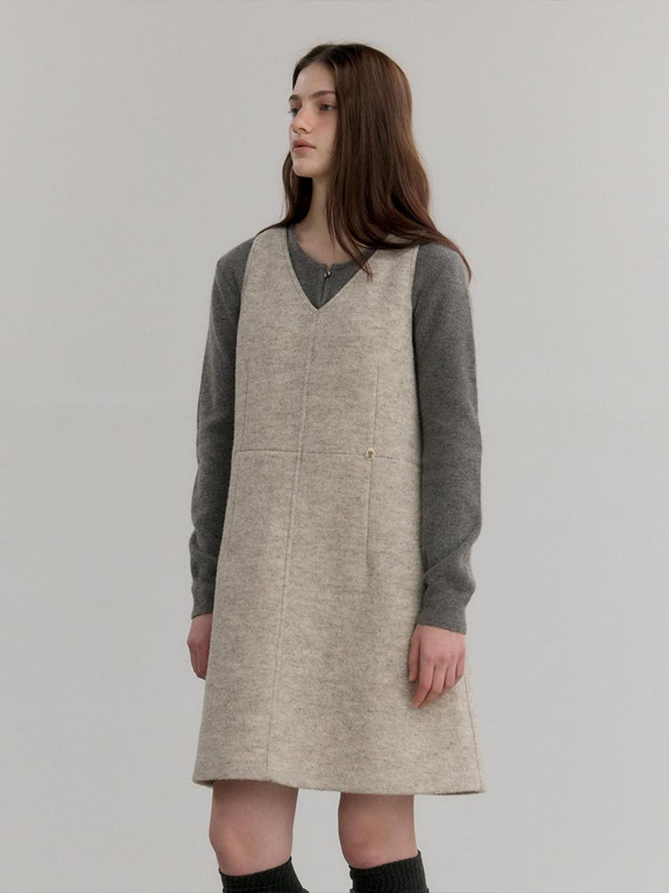 LOVE US U Wool Boucl Sleeveless V-Neck Midi Dress [Beige]