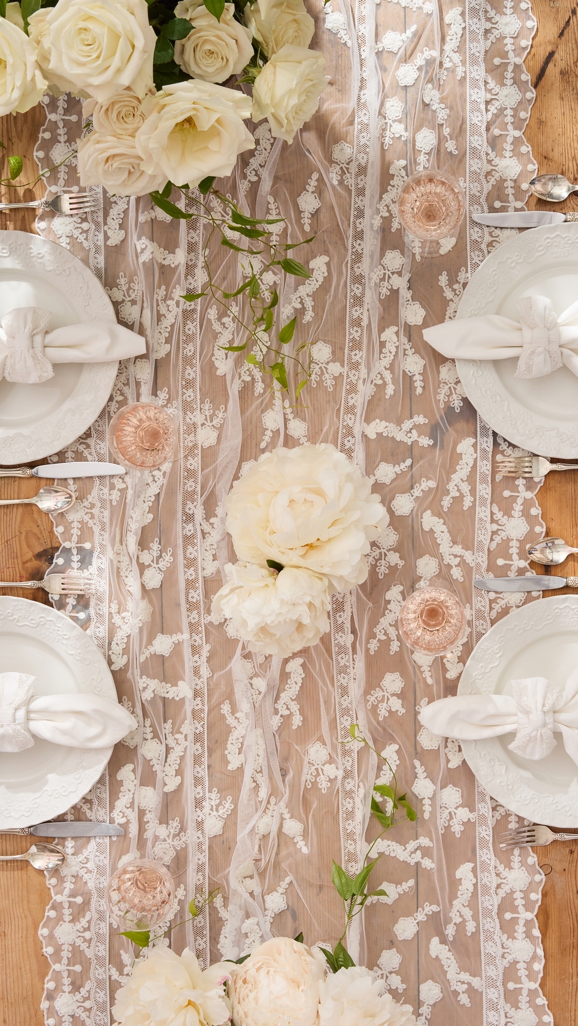 Victorian Table Runner - Thumbnail 3