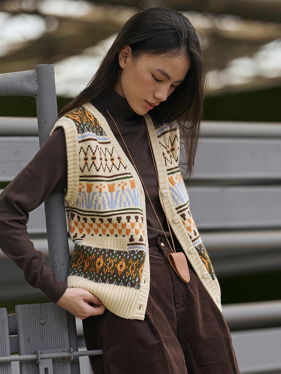LOVLOV EXTRA FINE WOOL NORDIC VEST