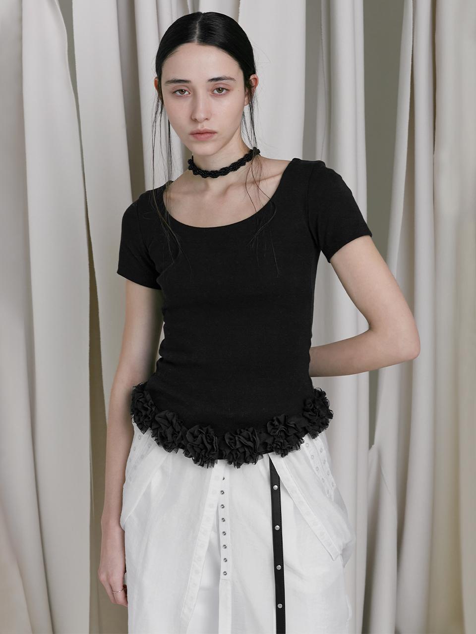 LOW TIDE FLOWER HEM T-SHIRT [BLACK]