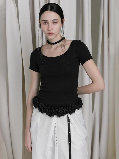 LOW TIDE FLOWER HEM T-SHIRT [BLACK]