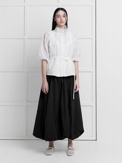 LOW TIDE SHEER SHIRRING ZIP UP [White]