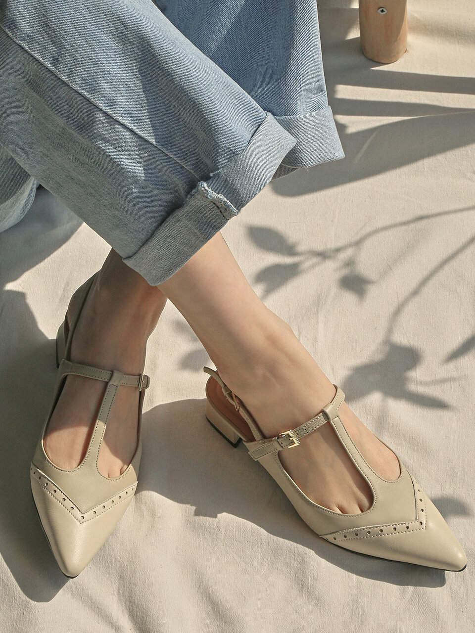 LOWFLOW Twings Wing-Tip Slingback Pumps