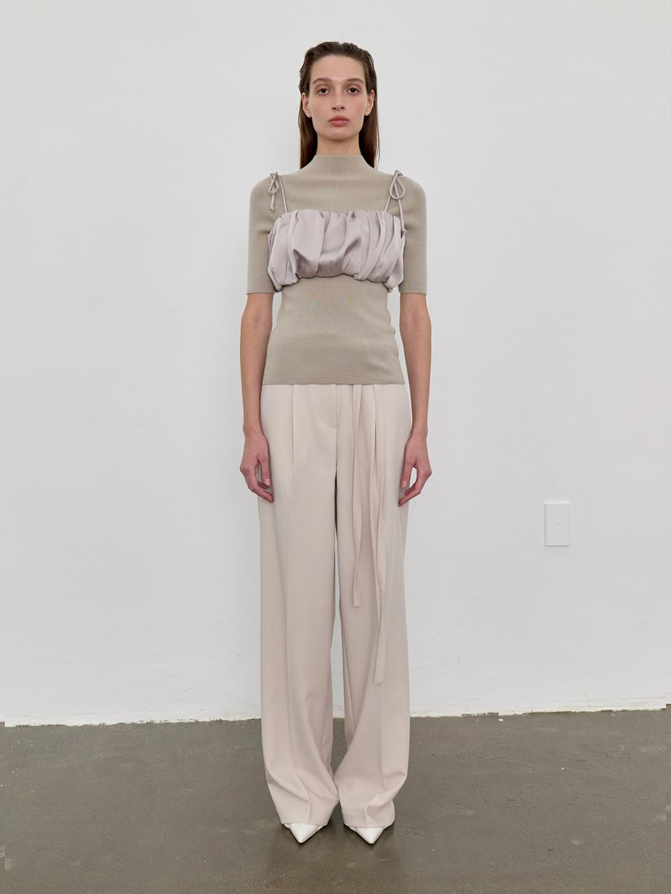 LOWTEAL DOUBLE BELT PINTUCK SLACKS, CREAM BEIGE
