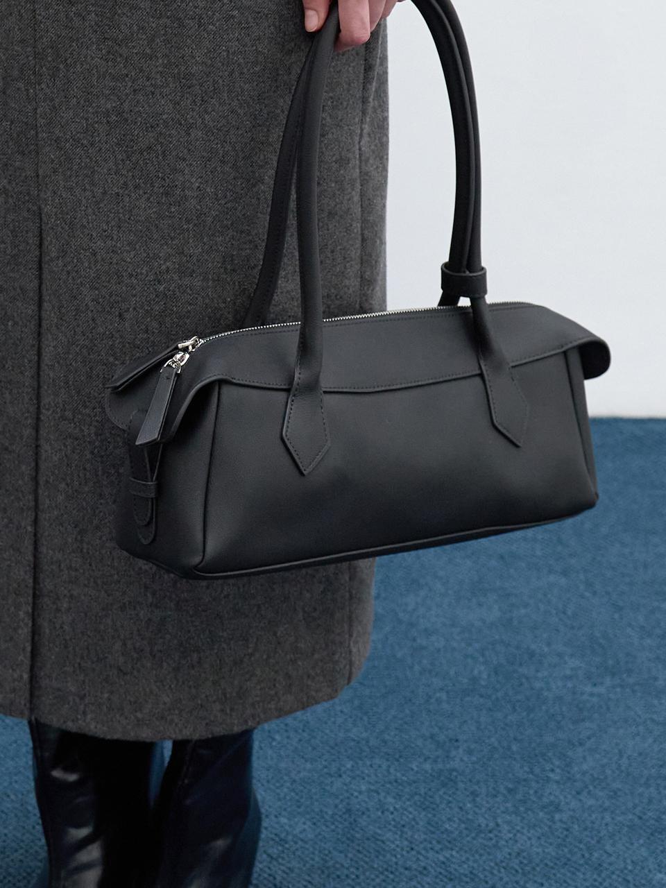 LOWTEAL LEATHER BAGUETTE BAG, MATT BLACK