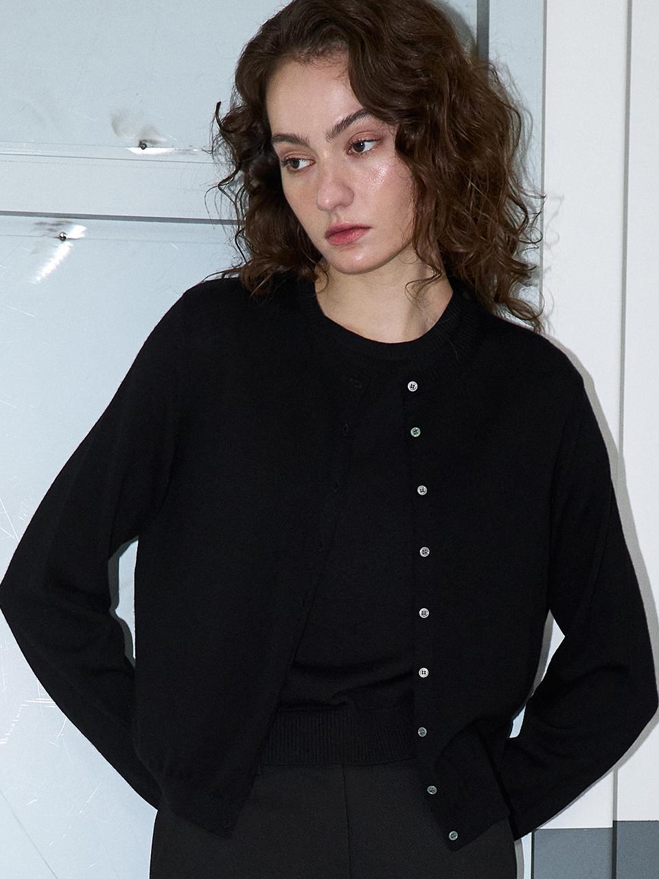 LOWTEAL Merino Wool Classic Sleeveless Set Up Cardigan [Black]