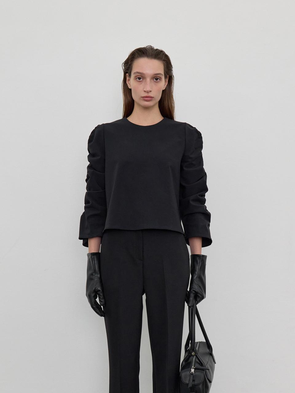LOWTEAL SHIRRING CAPRI SLEEVE BLOUSE, BLACK