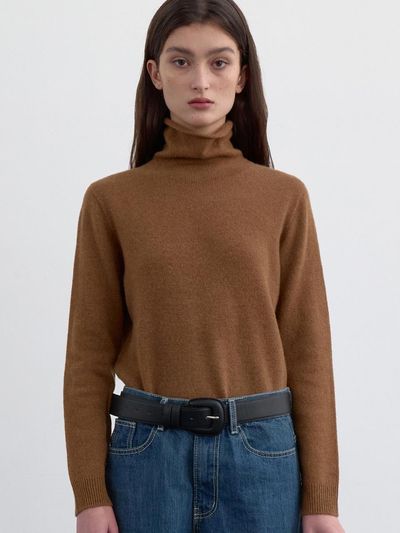 LOWTEAL WOOL 100% LOOSE POLO NECK KNIT, CAMEL
