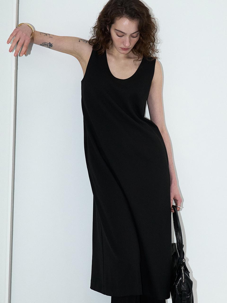 LOWTEAL Wool Blend Scoop Neck Sleeveless Maxi Dress [Black]
