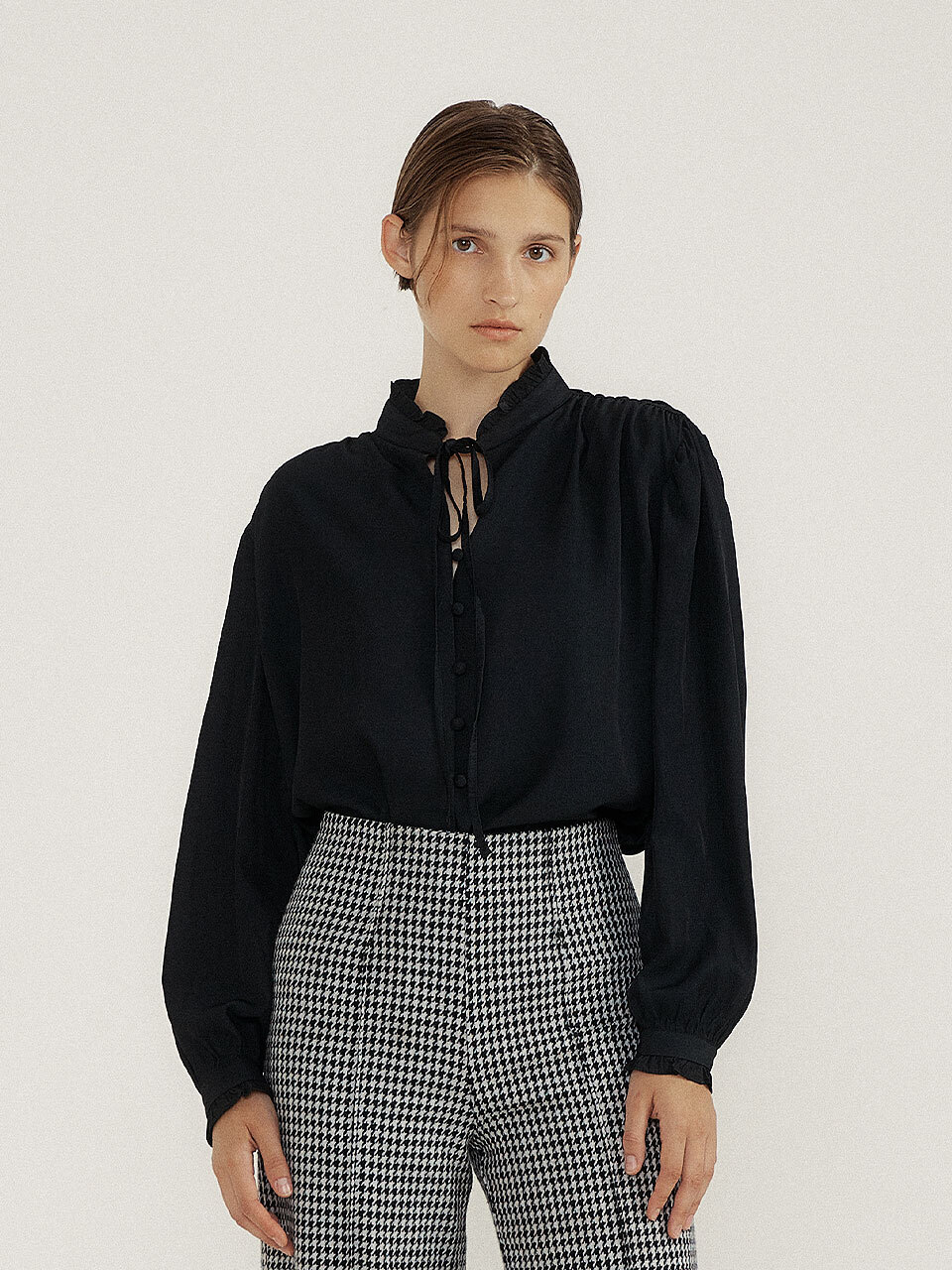 Lucirzu Charming Frill Blouse_Black