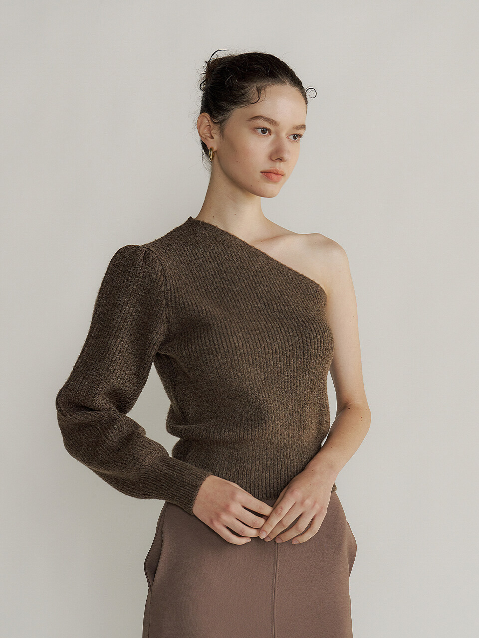 Lucirzu One Off Shoulder Knit_Brown