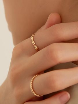 LUNNE 14k Gold Pebble Flow Ring (LFR06)