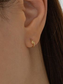 LUNNE 14k Mini Pretzel One Touch Ring Earring (14k Gold)