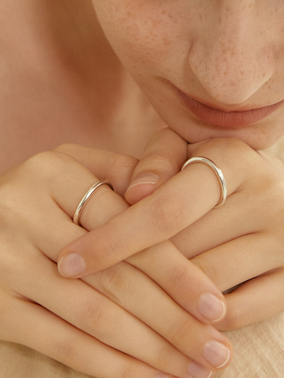 LUNNE Silver Sensual Wave Ring