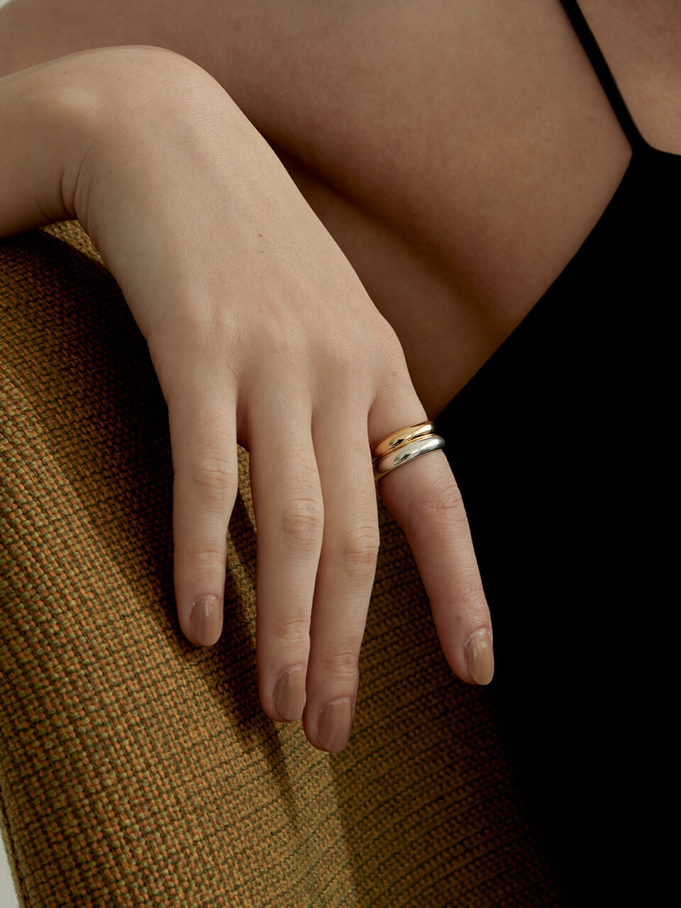 LUNNE Simple Clam Band Ring Ring #LSR10_ 2 Colors
