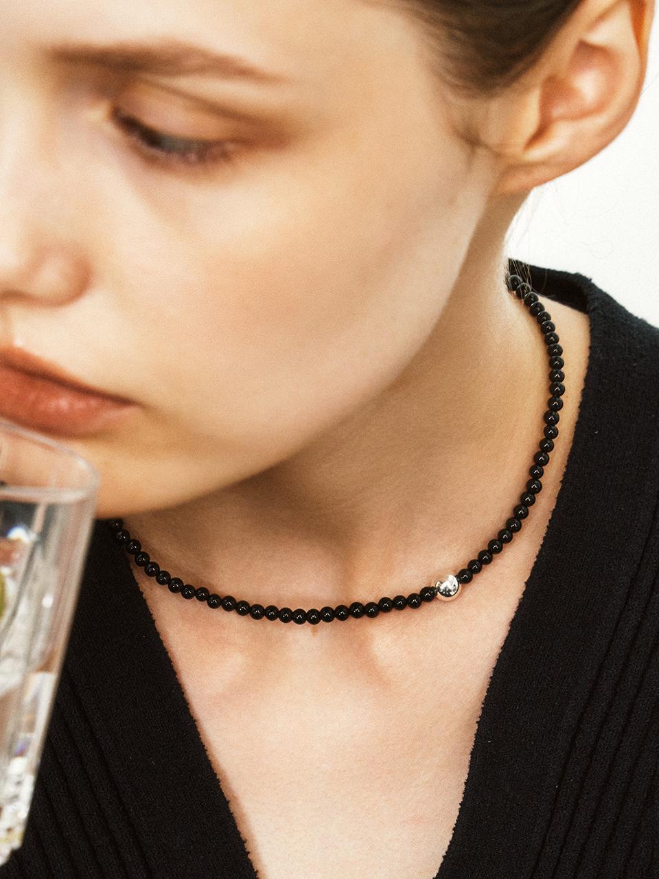 LUNNE Sterling Silver Black Onyx Full Moon Necklace (#LSN63)
