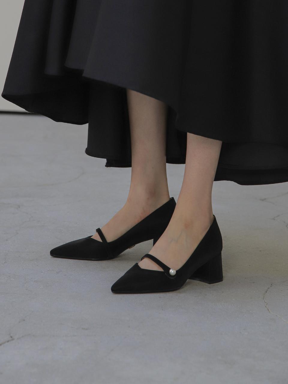 LVDWY Pointed Toe Elodie Shoes_Matt Black