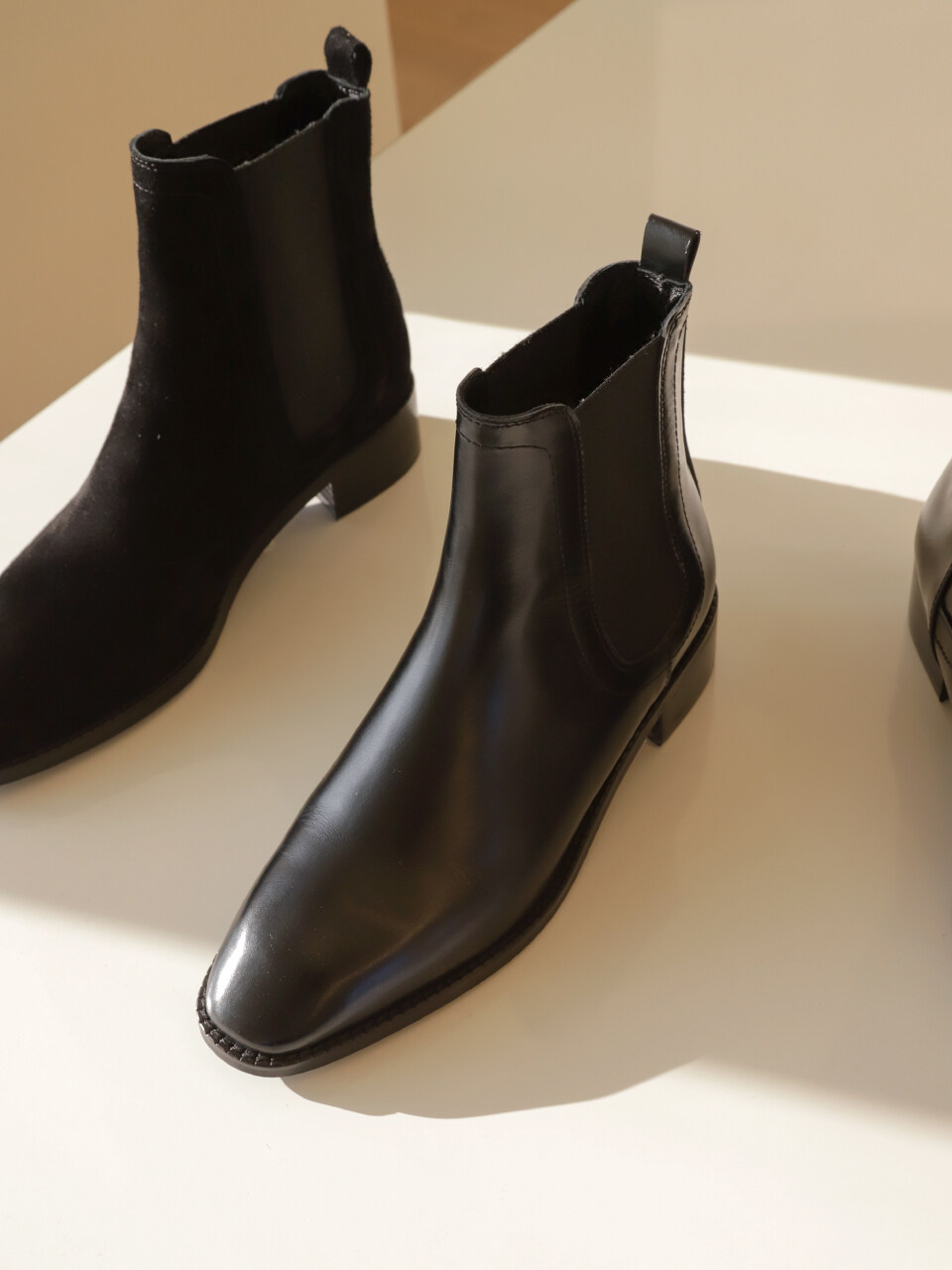 LVDWY Welt Chelsea Boots_2color