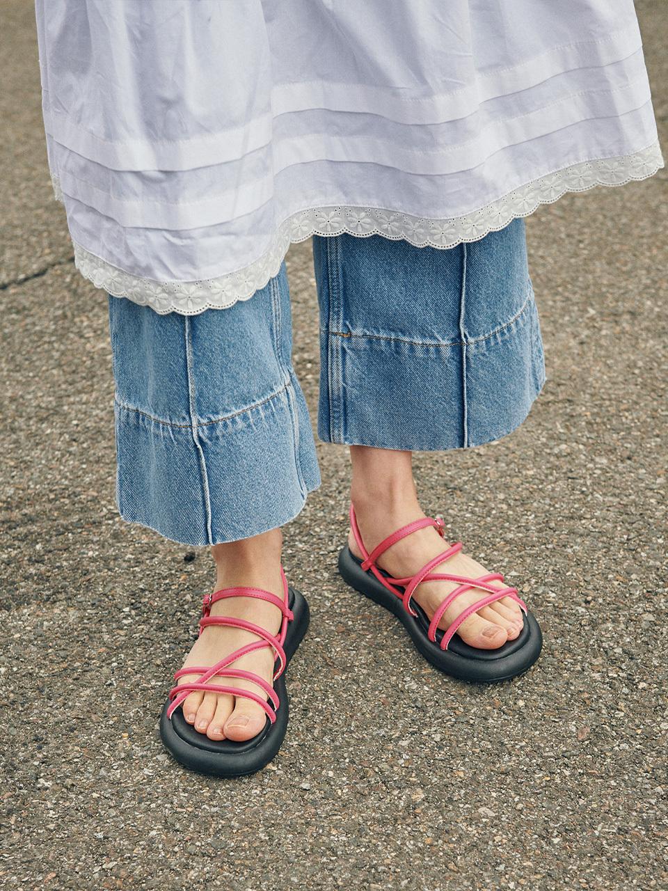 MAC MOC Casual Cushion Strap Sandals