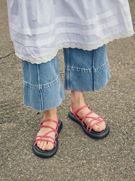 MAC MOC Casual Cushion Strap Sandals