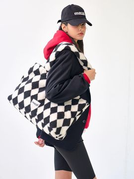 macni HARLEY QUINN CHECKER SHOULDER BAG [BLACK]