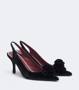 Magda Butrym Magda Butrym Floral-appliqué velvet slingback pumps