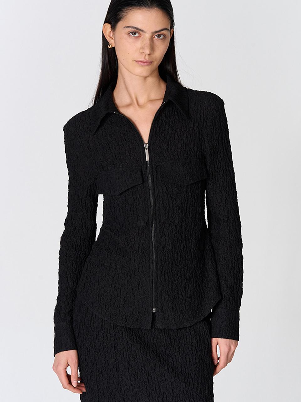 MAGJAY Crinkle Zip-up Blouse [Black]