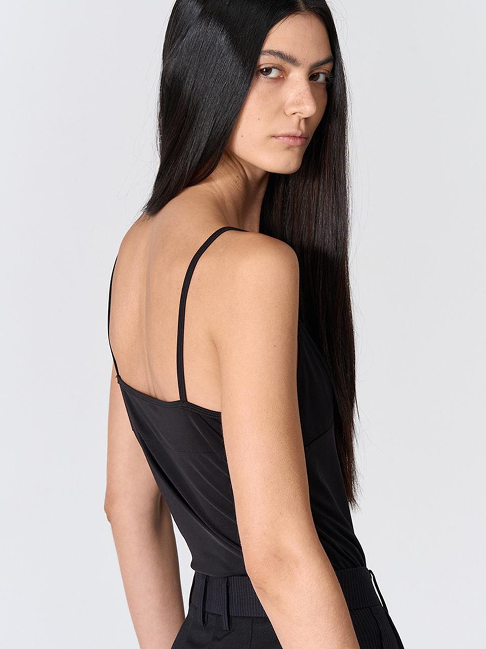MAGJAY V-neck Sleeveless Top [Black]