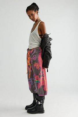 Magnolia Pearl Magnolia Pearl Spirit Dragon Cali Cropped Sweatpants