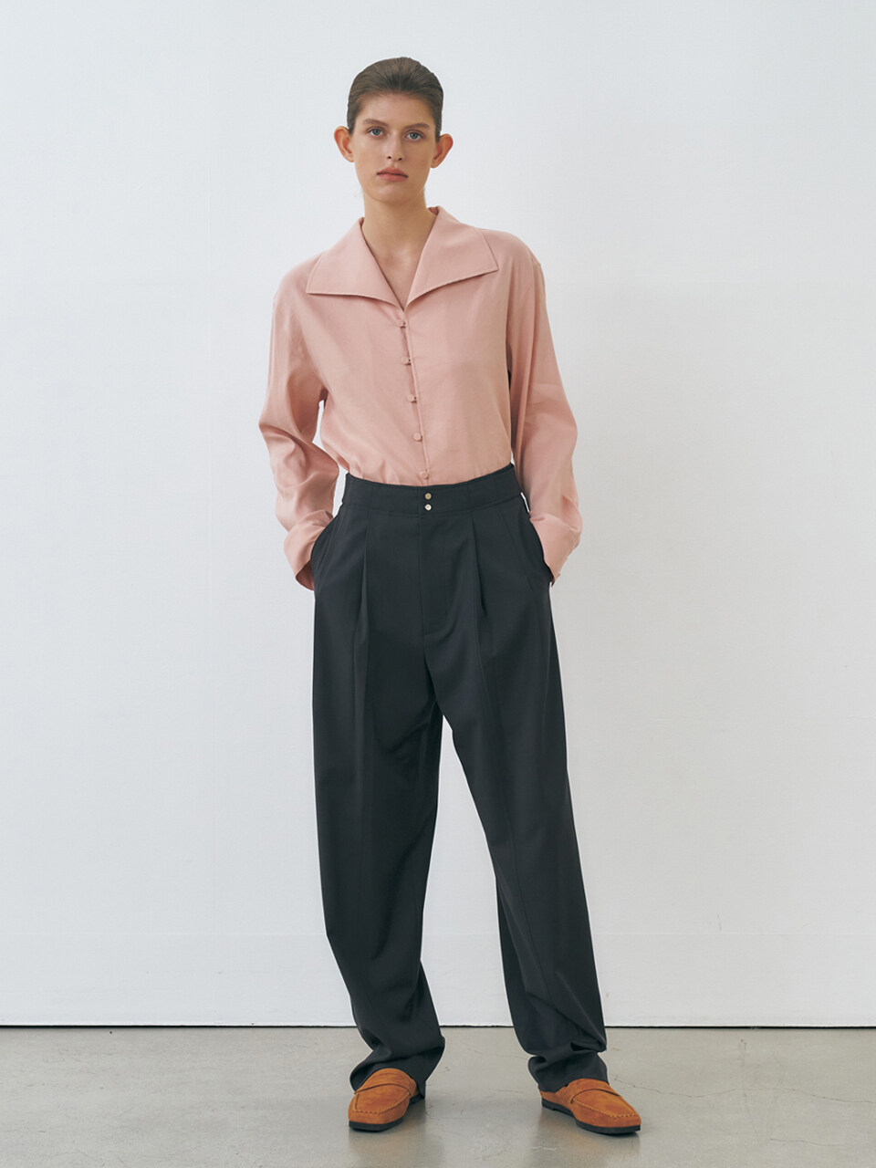 MAISONMARAIS Snap Wool Slacks_Charcoal
