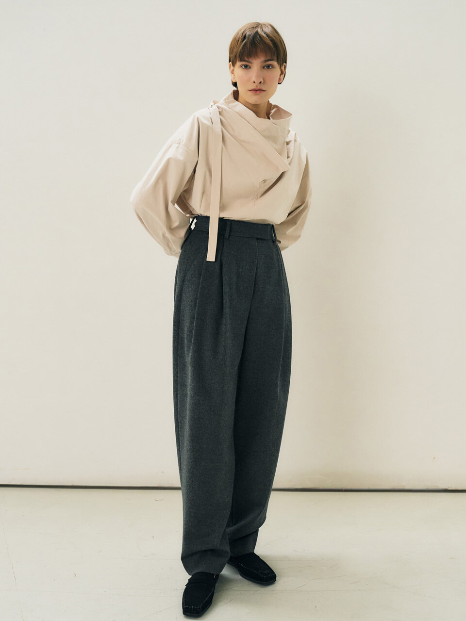 MAISONMARAIS Two Tuck Wool Slacks _Grey