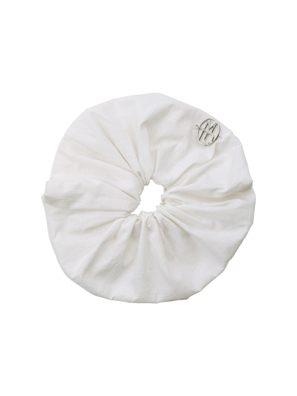 MAKE A TOAST Makcrunchy Scrunchie_White