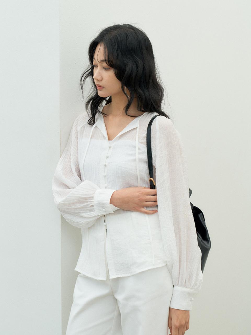 MAKE A TOAST Wrinkle Strap Hip Length Blouse [Beige] (MBESTO007WH)