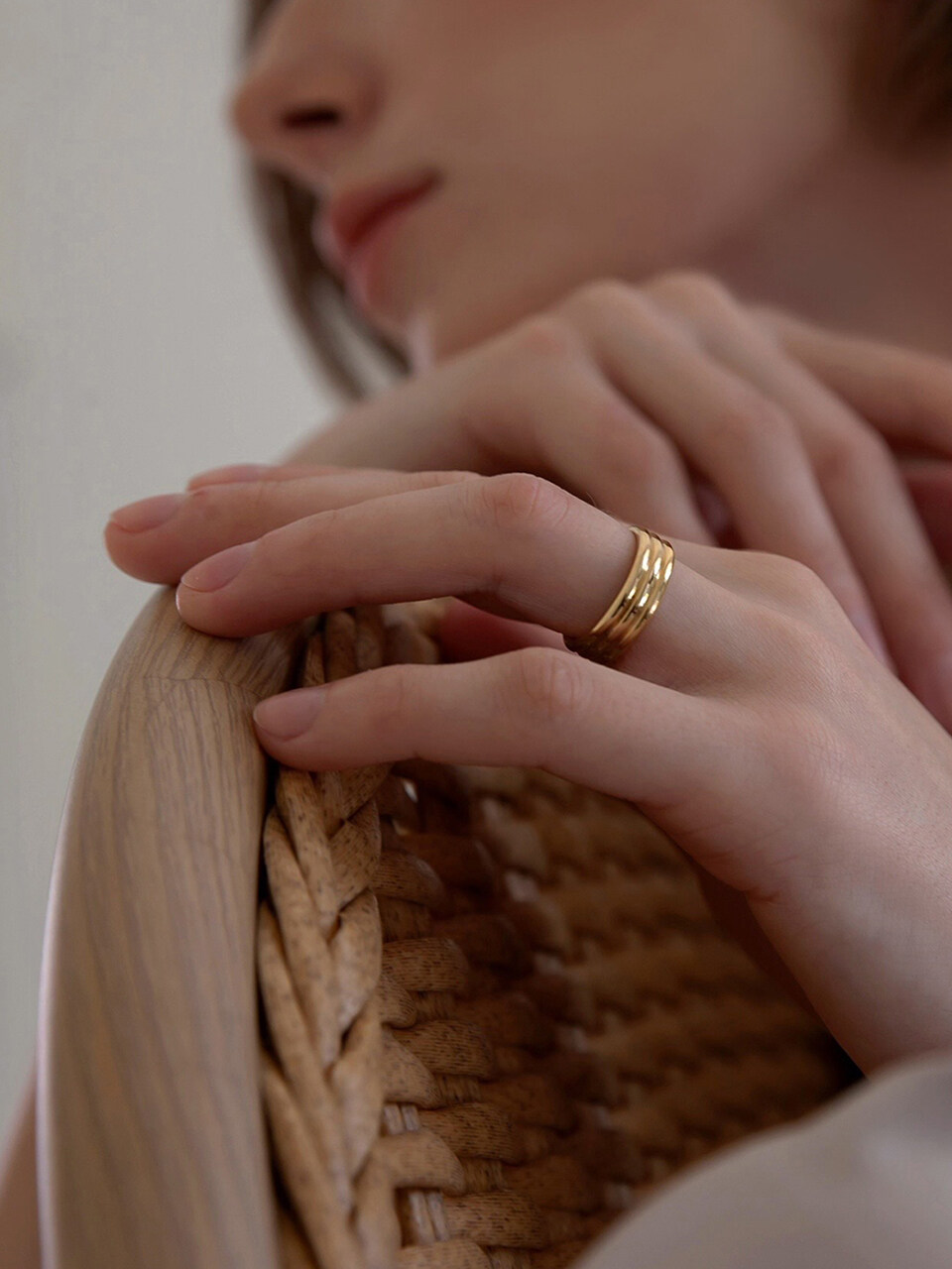 ma.mo Ribbed Band Ring