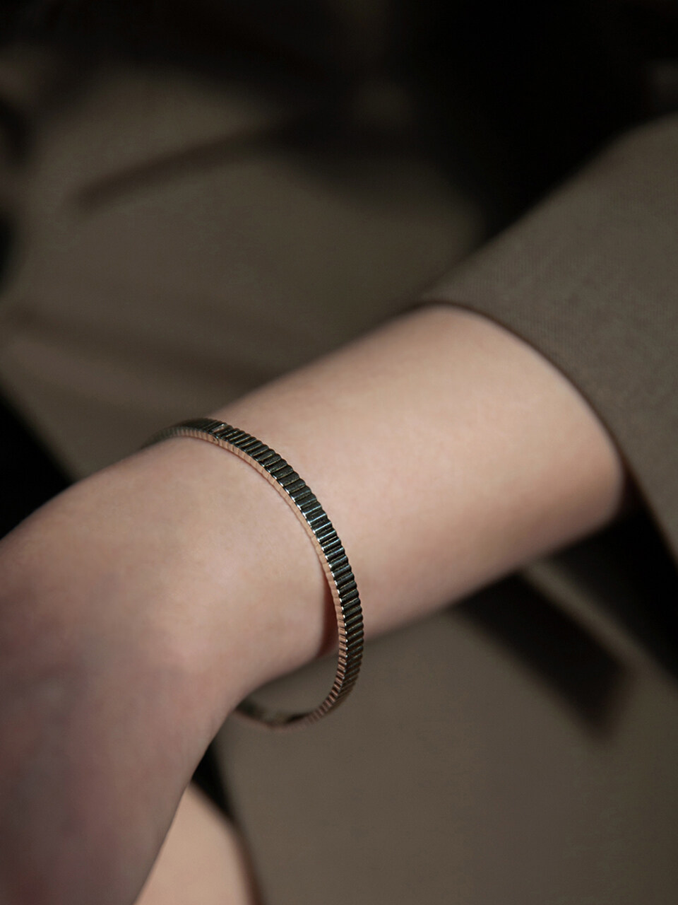 ma.mo Ridged Bangle Bracelet