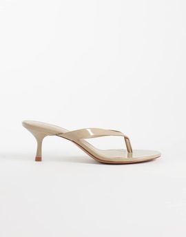 Mango Mango faux leather patent heeled flip flop sandals in beige-Gray