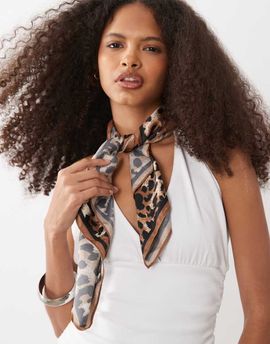 Mango Mango neck scarf in leopard print-Brown