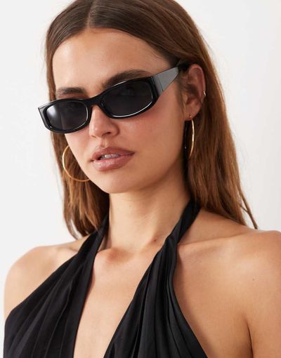 Mango Mango starring Hailey Bieber square sunglasses in black