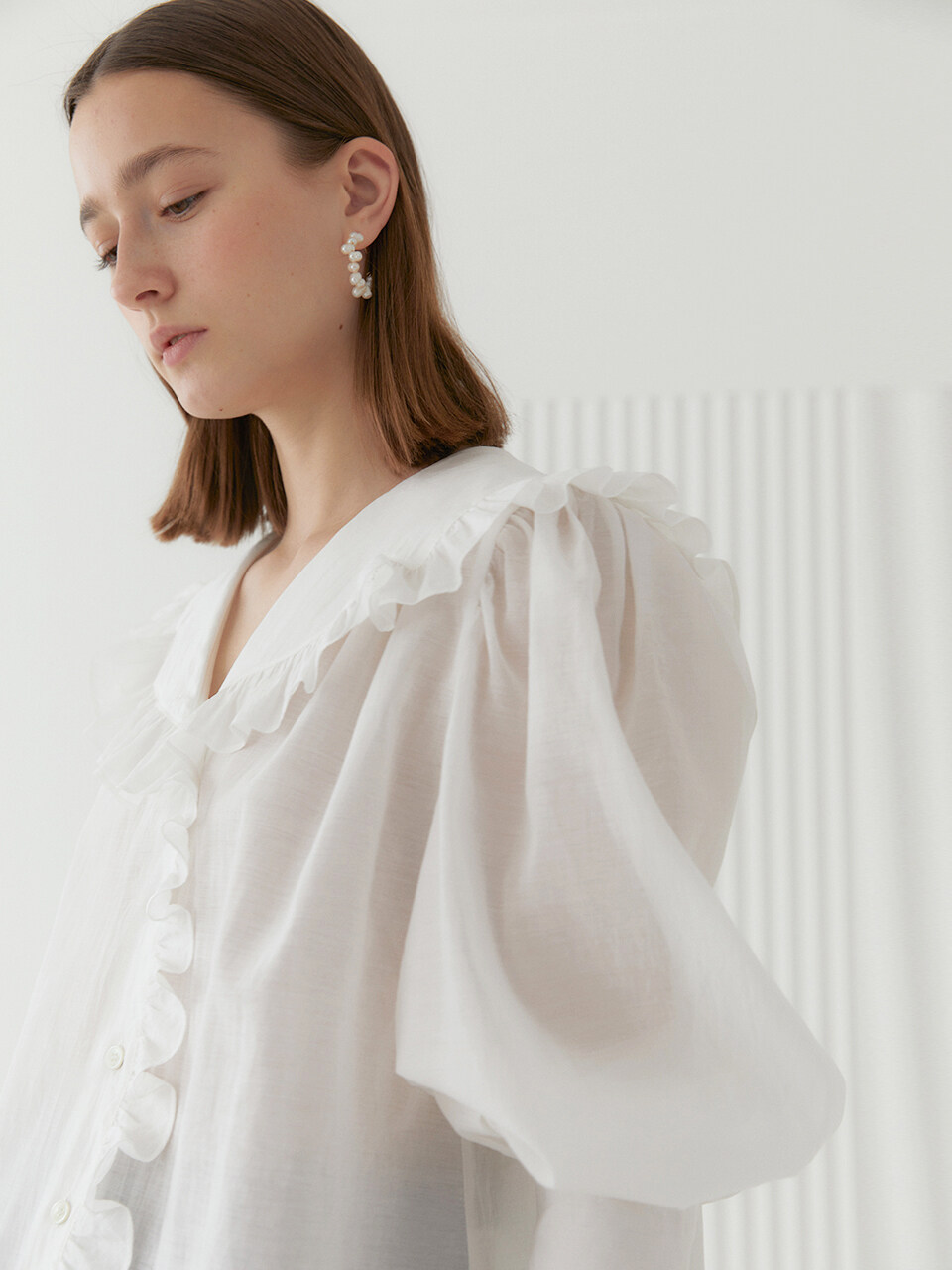 MANNON PONNY Ruffle Trimming Collar Sheer Cotton Blouse (White)