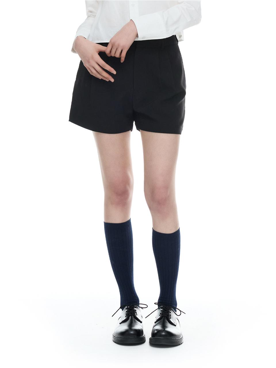 mardmard Classic Pin-tuck Short Shorts [Black]