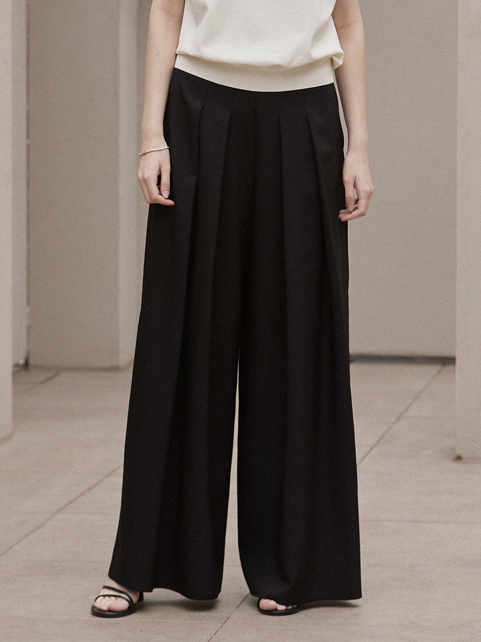 Mare di mari Mari Wide Pants - Black