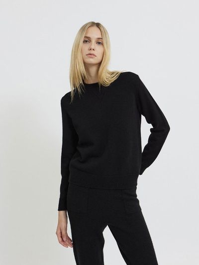 Mare di mari Triangle Point Round Neck Knit Top [Black]