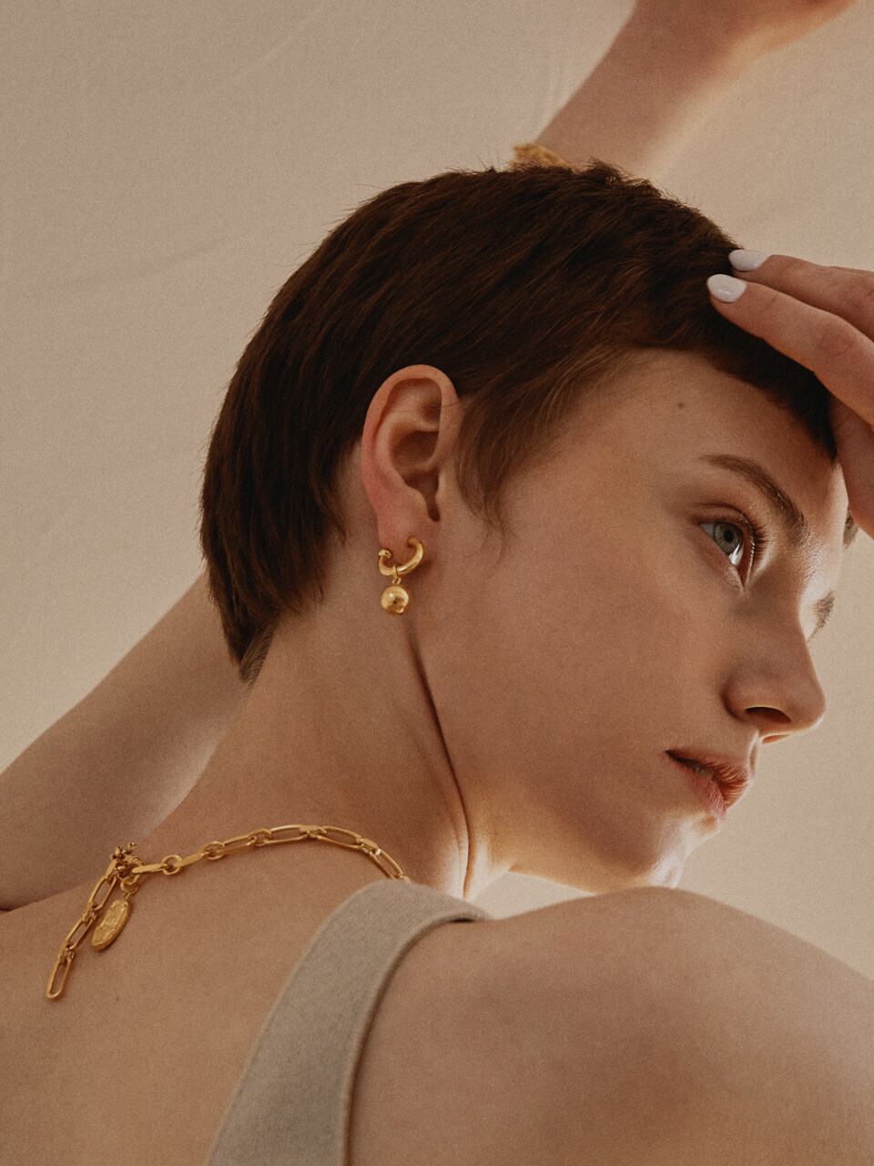 MARSBOM Bone and ball earring gold