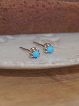martha in the garret arela Earring